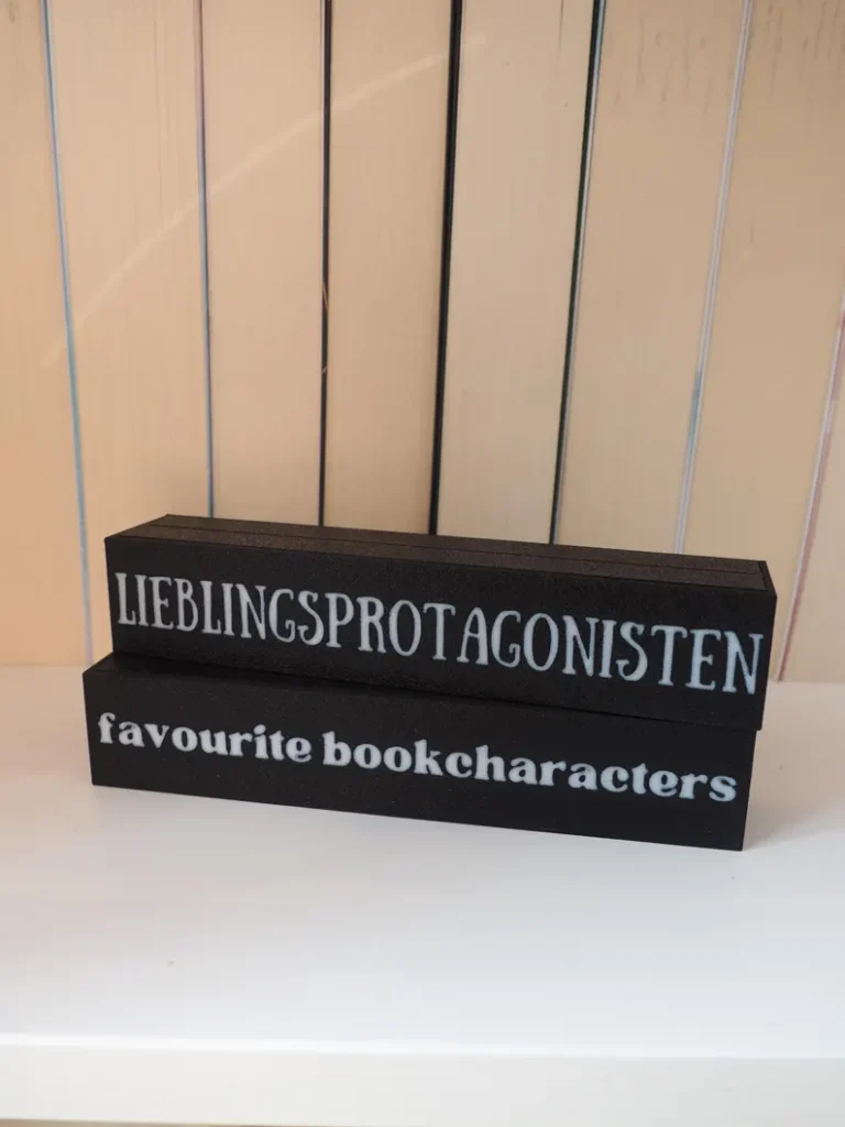Character Card Stand Querformat – Produktbild 1