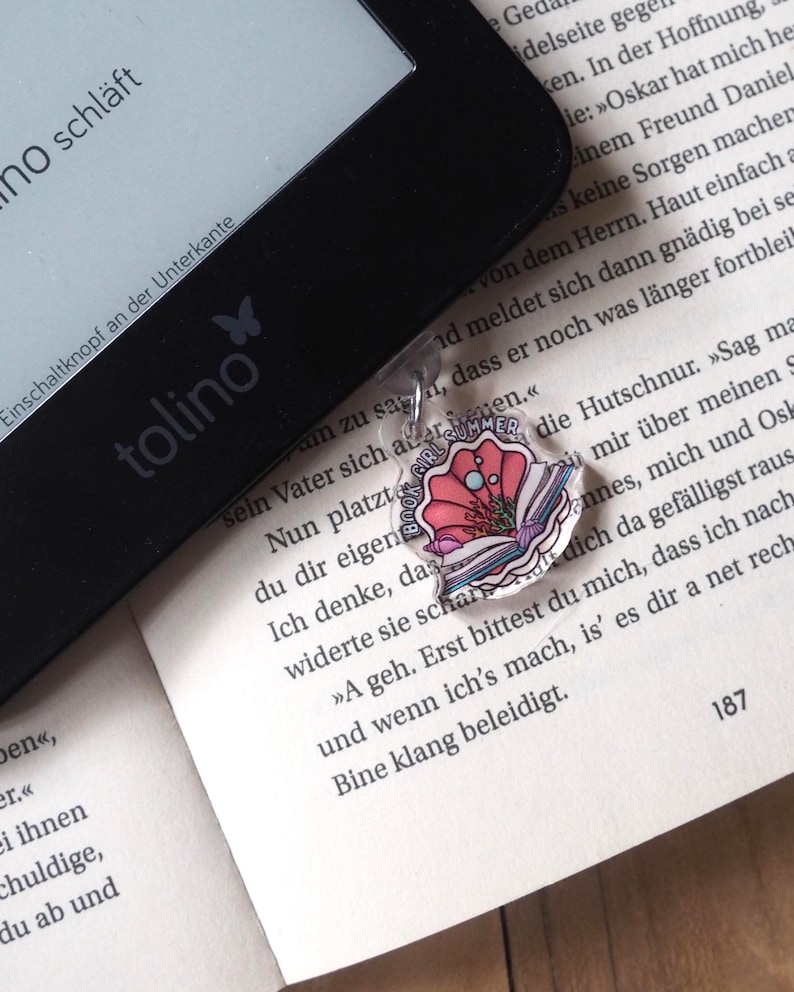 Bookish eReader Charm im Muschel Design – Produktbild 4