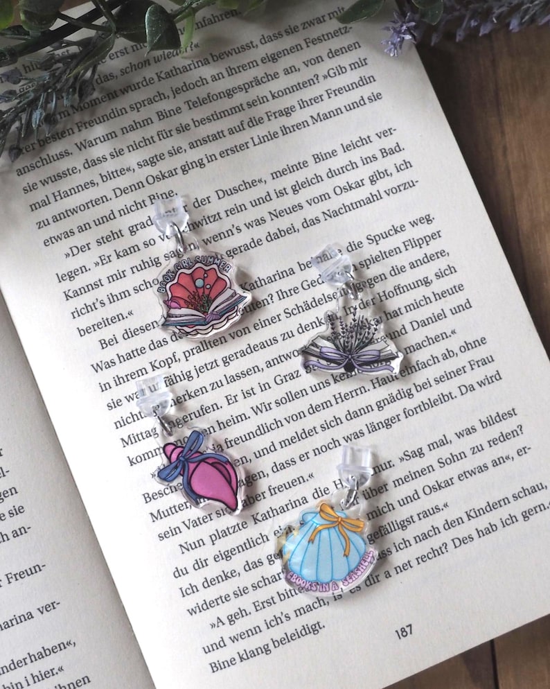 Bookish eReader Charm im Muschel Design – Produktbild 1