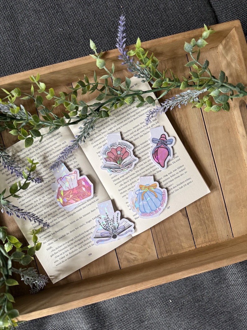 Magnetisches bookish Lesezeichen mit Holo Effekt – Produktbild 1