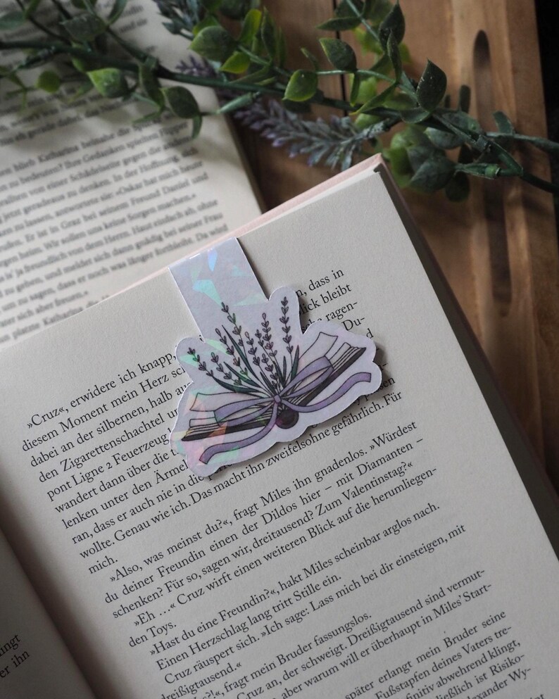 Magnetisches bookish Lesezeichen mit Holo Effekt – Produktbild 5
