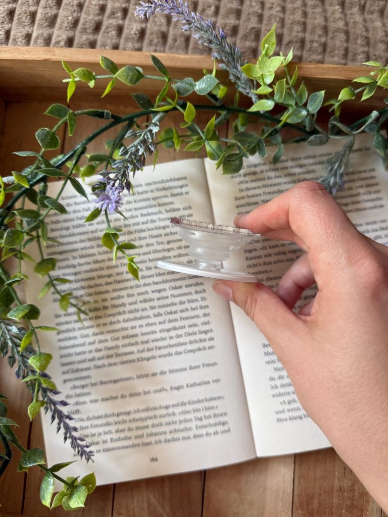 eReader-Grip „Book Girl Summer“ · Bild 3 von 5